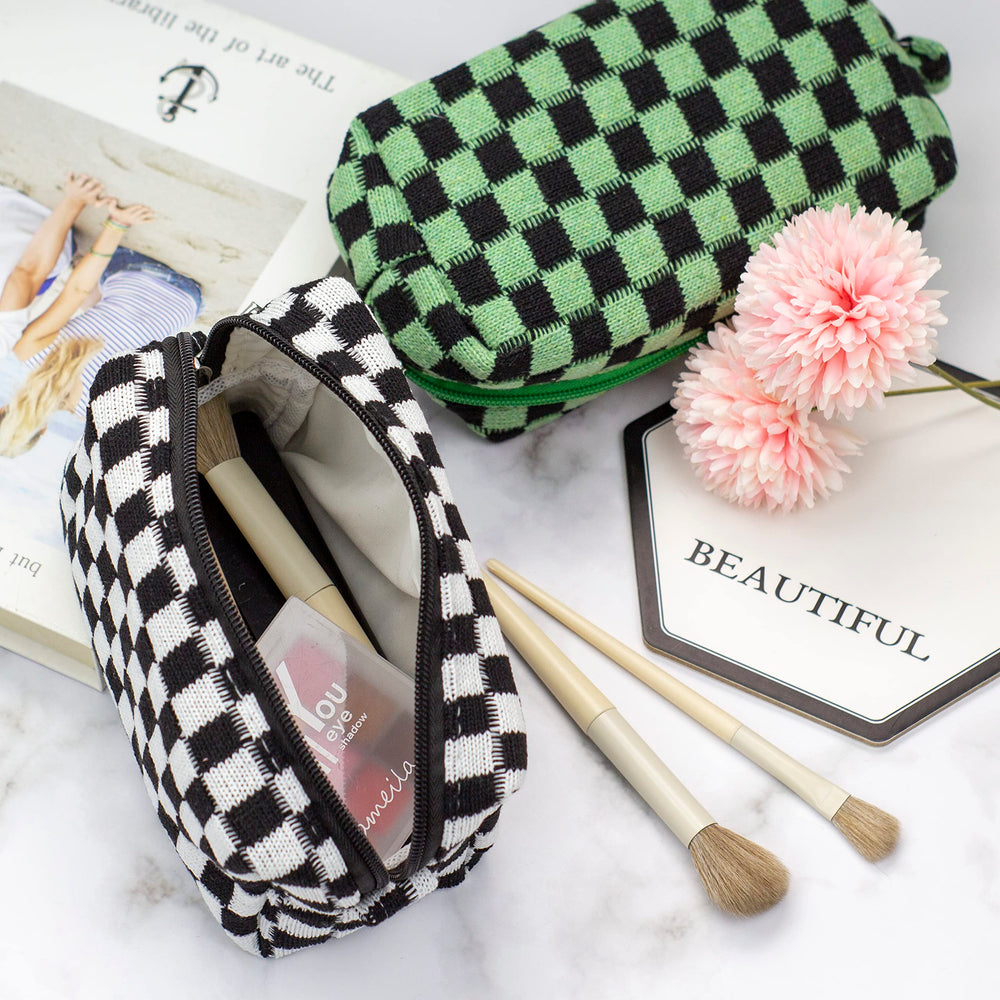 PAZIMIIK checkered makeup bag top zipper secures cosmetics while traveling.