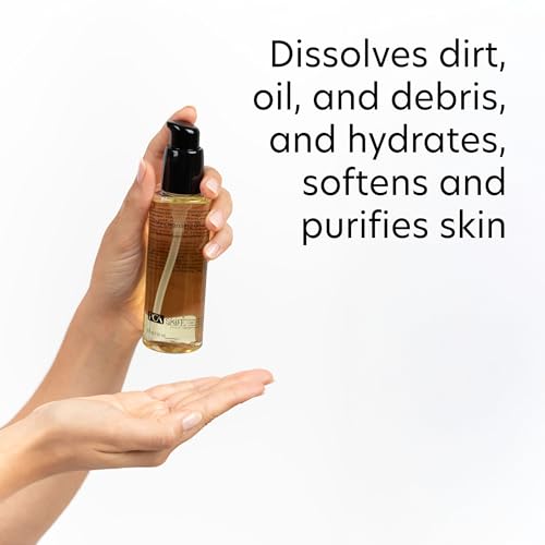 PCA SKIN Daily Cleansing Oil on dry skin demonstrates nourishing, moisturizing lather.
