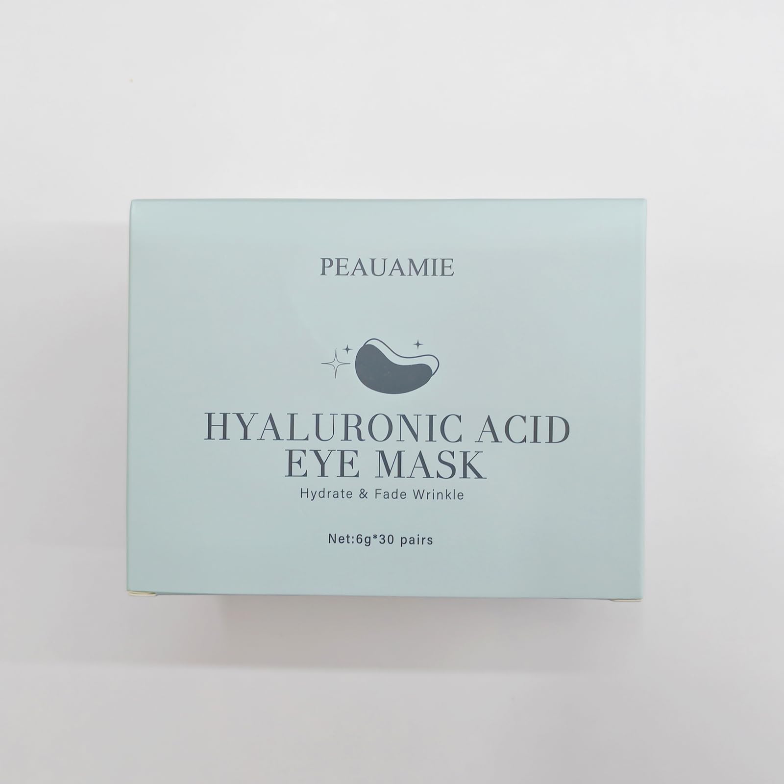 PEAUAMIE apply-under-eye scene illustrates patch placement for targeted care