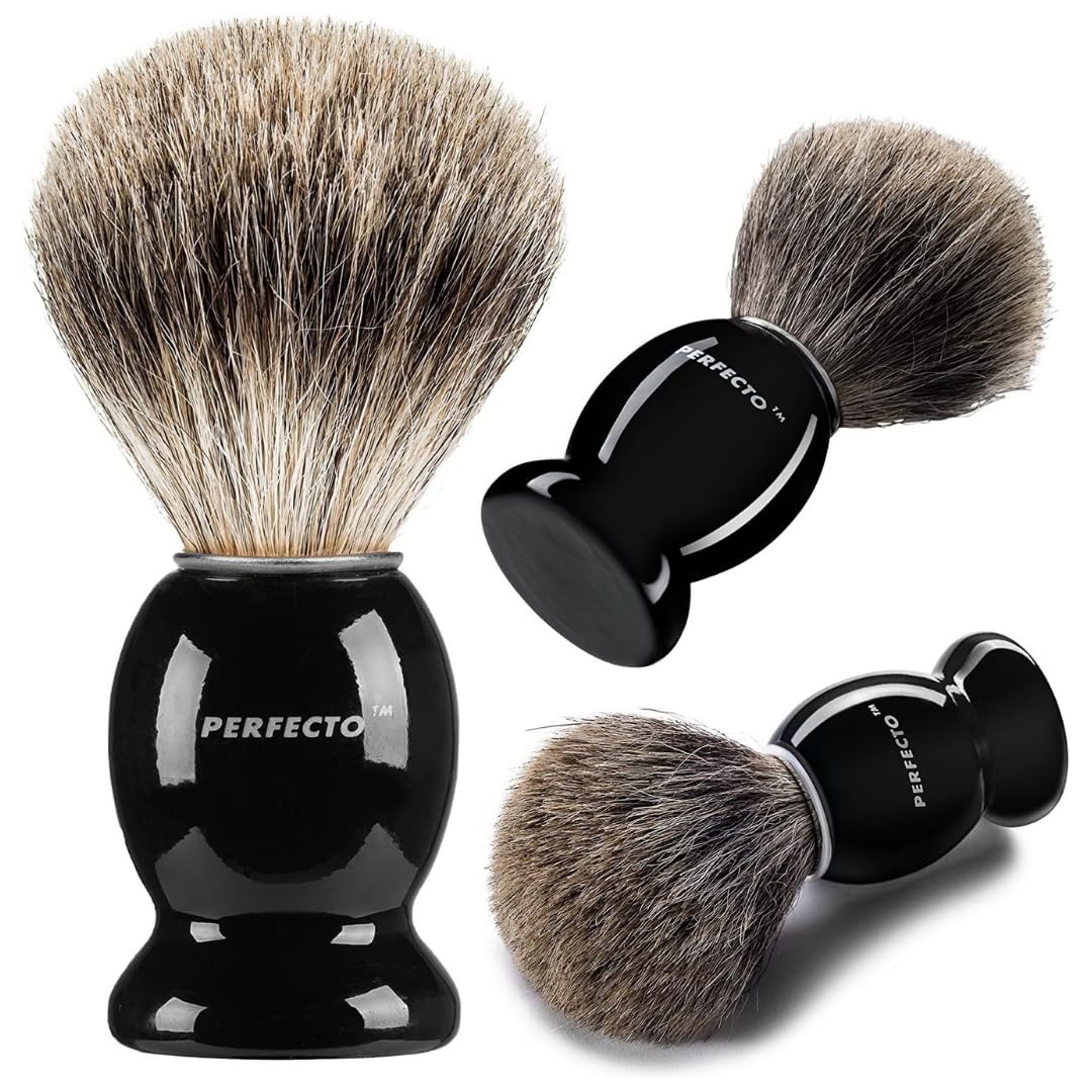 Perfecto barber grade shave brush evenly distributes cream for precise grooming.