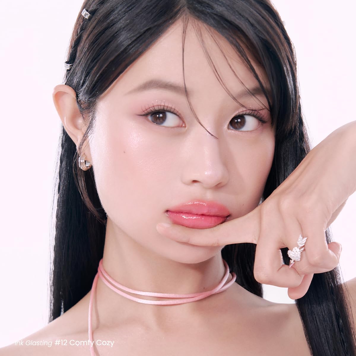 Peripera Ink Glasting Lip Gloss buttery-soft texture offers comfortable, everyday lip comfort.