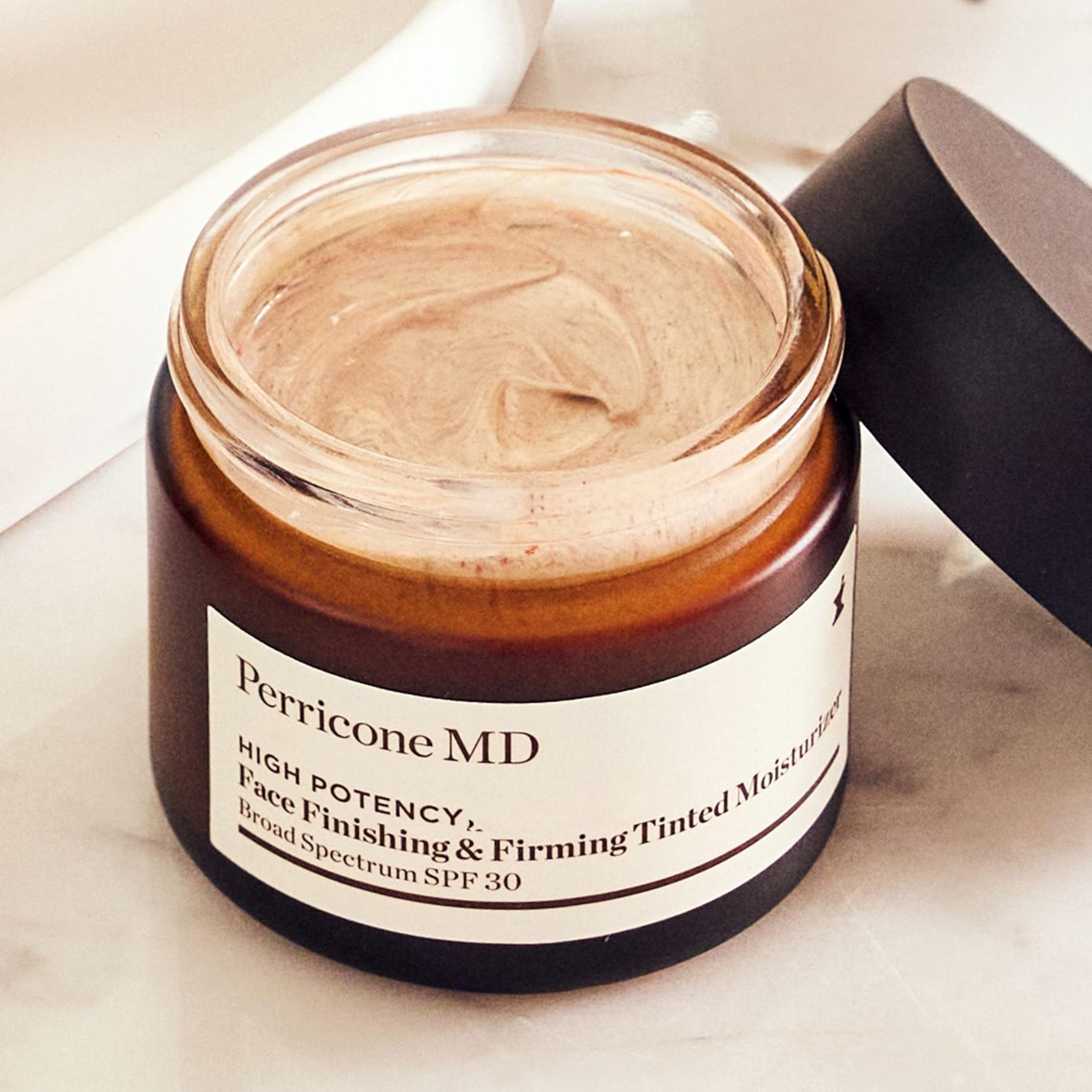 Perricone MD alpha-lipoic acid helps minimize look of lines and pores.