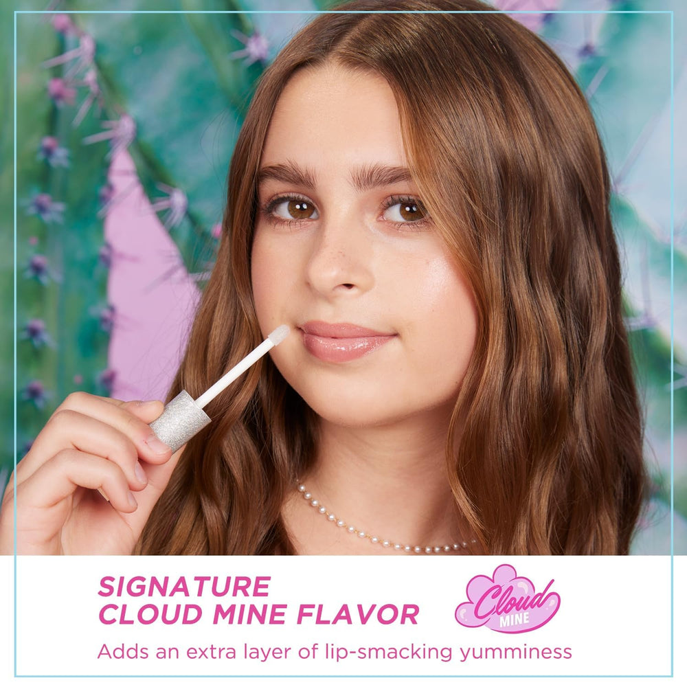 Petite 'N Pretty kid-sized dual-ended brush enables easy blending.