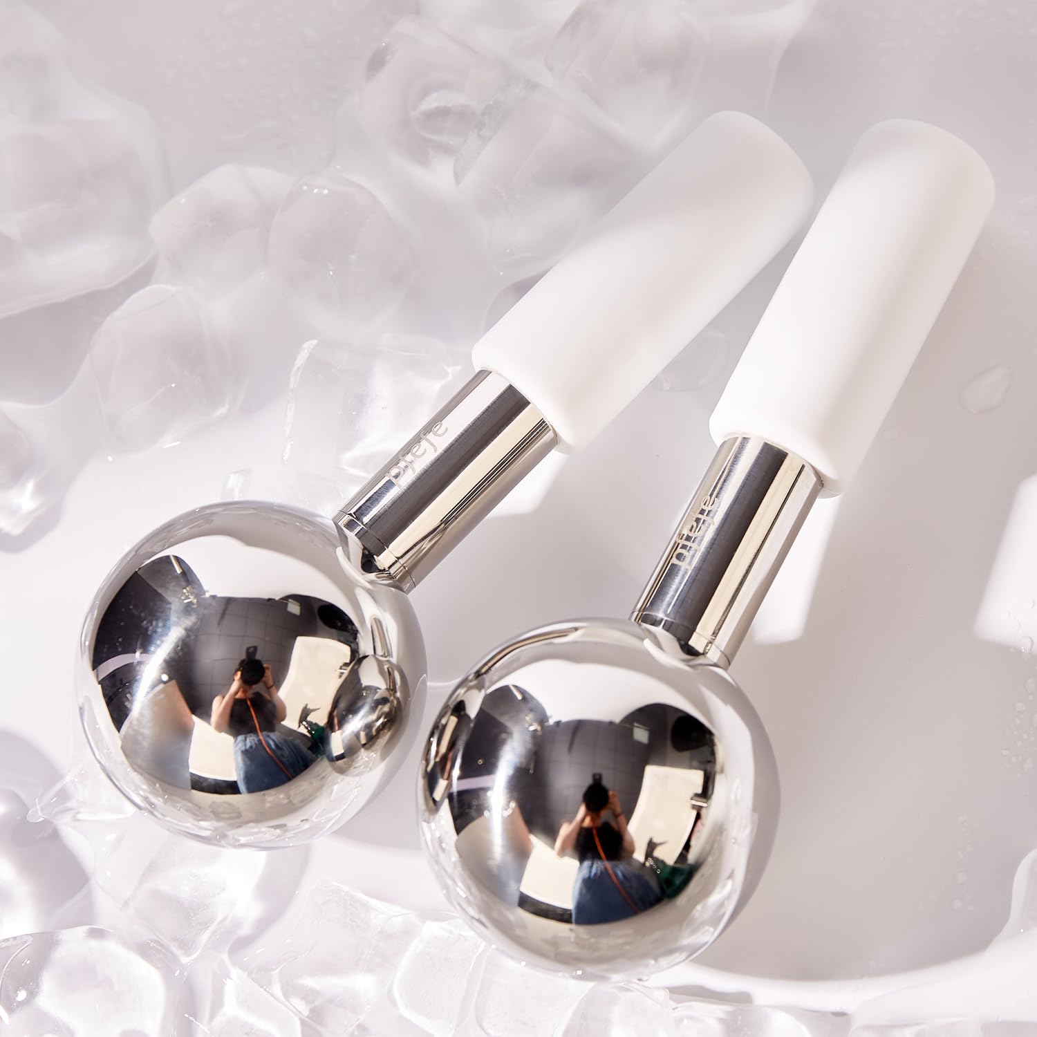 Pfefe ice globes easy to clean after using with alcohol or water