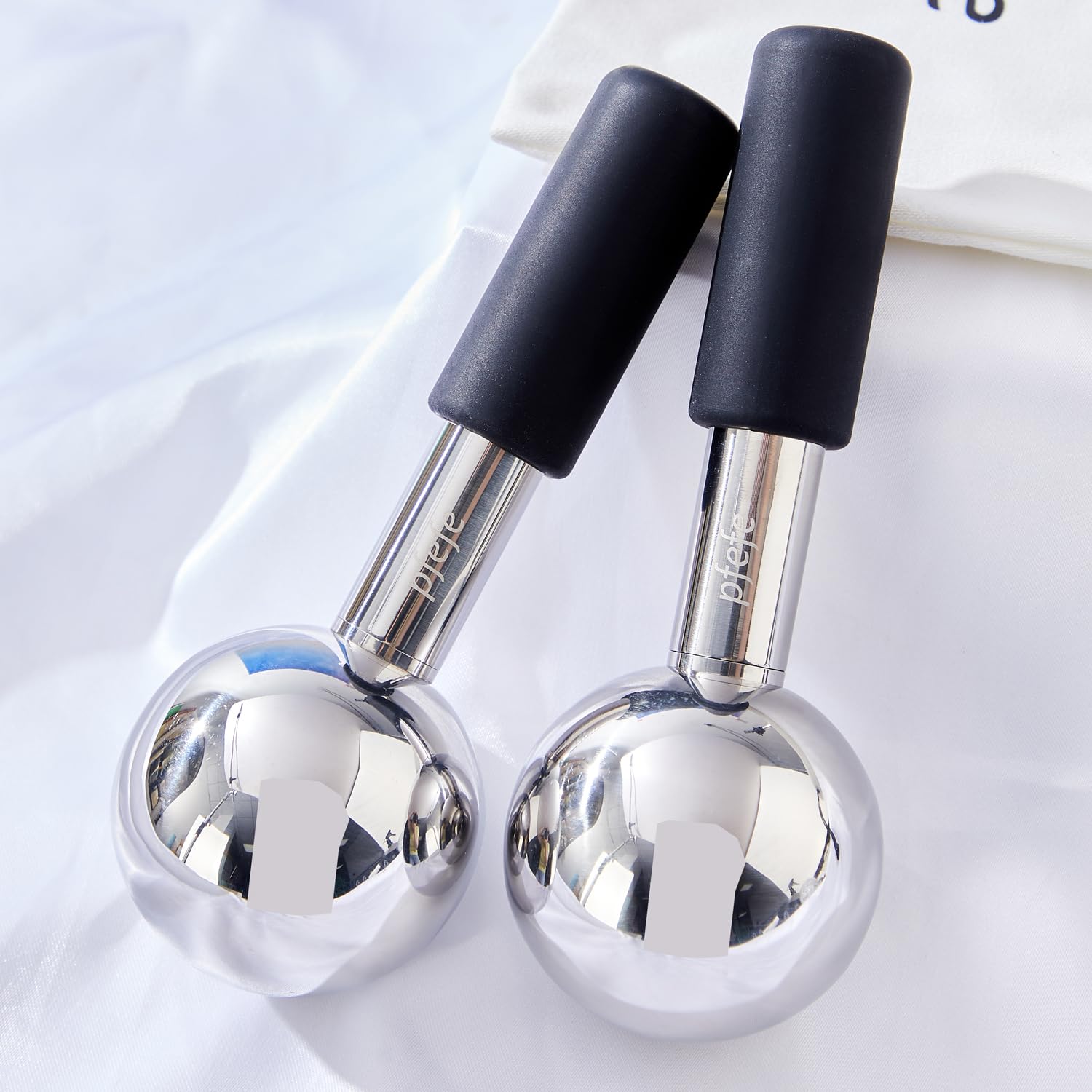 Pfefe durable stainless steel ice globes resist breakage and maintain chill