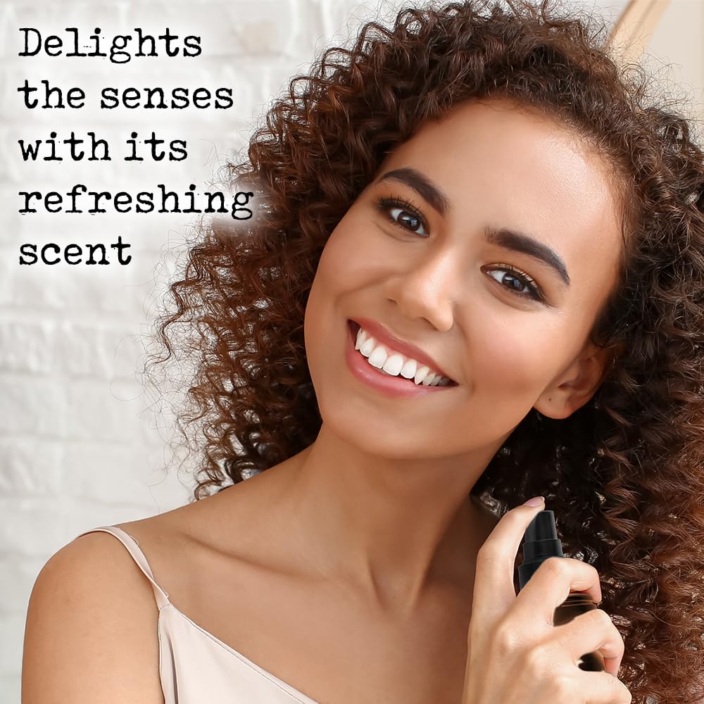 PHARM TO TABLE Leave-In Conditioner Rosemary Mint application-foam showcases easy detangling and light feel.