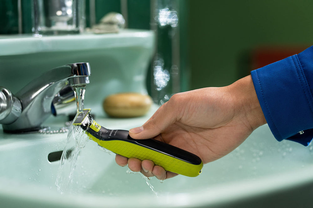Philips OneBlade authentic blades close-up—brand quality and dependable edge.