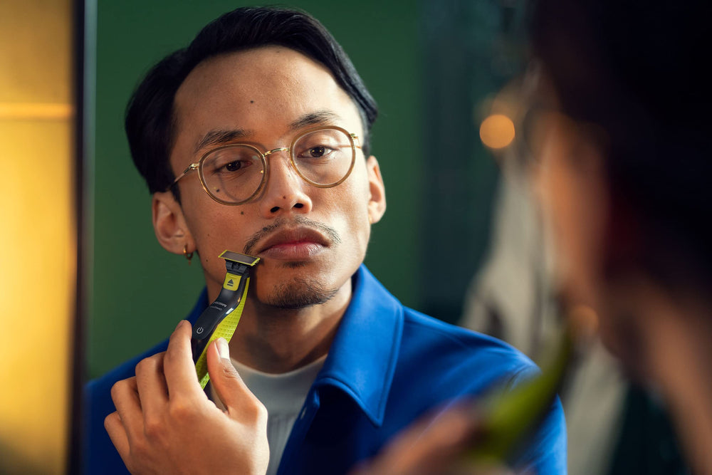 Philips OneBlade easy installation step—simple blade swap for quick routine.