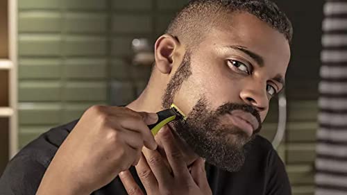 Philips OneBlade replacement blade QP220/50 bundle in-use for efficient grooming