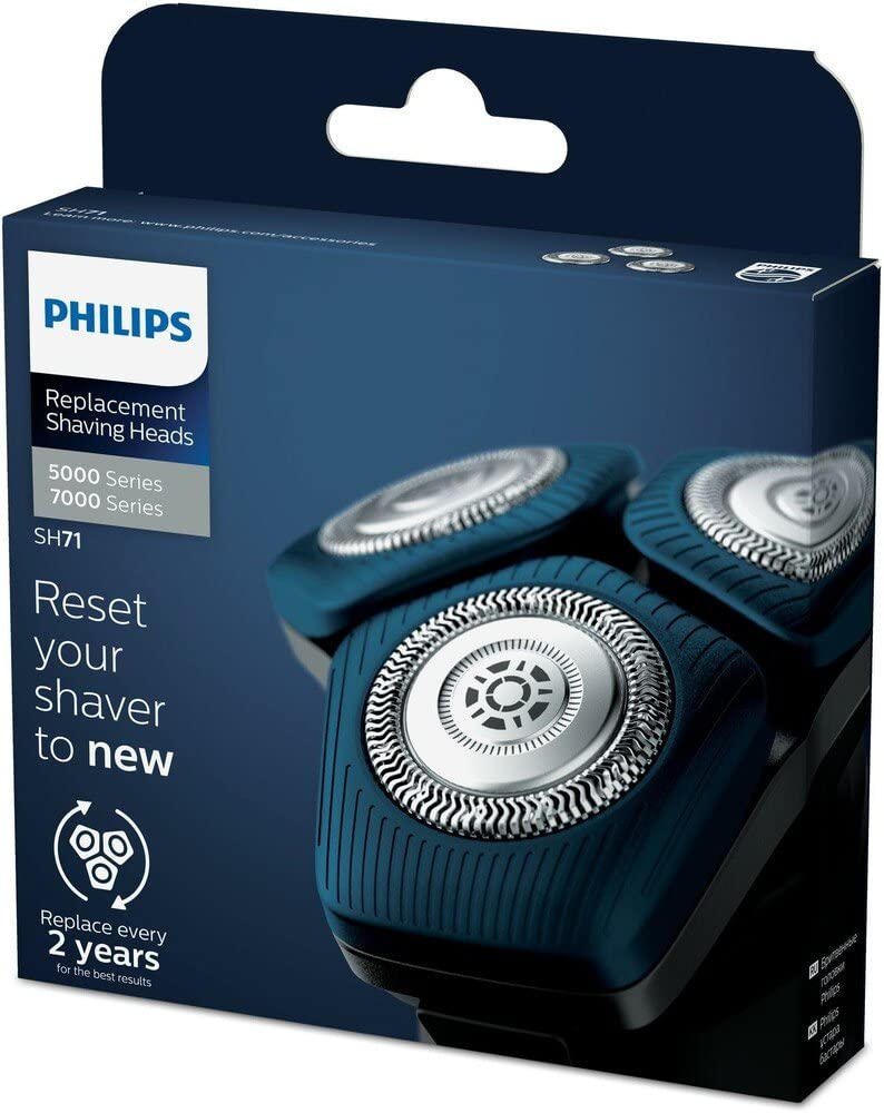 Philips SH71/50 in-use on shaver demonstrates close-cut performance and quick head refresh.