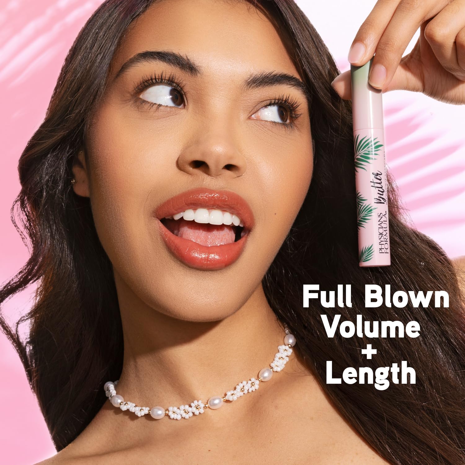 Physicians Formula Butter Blowout mascara applying on lashes for length
