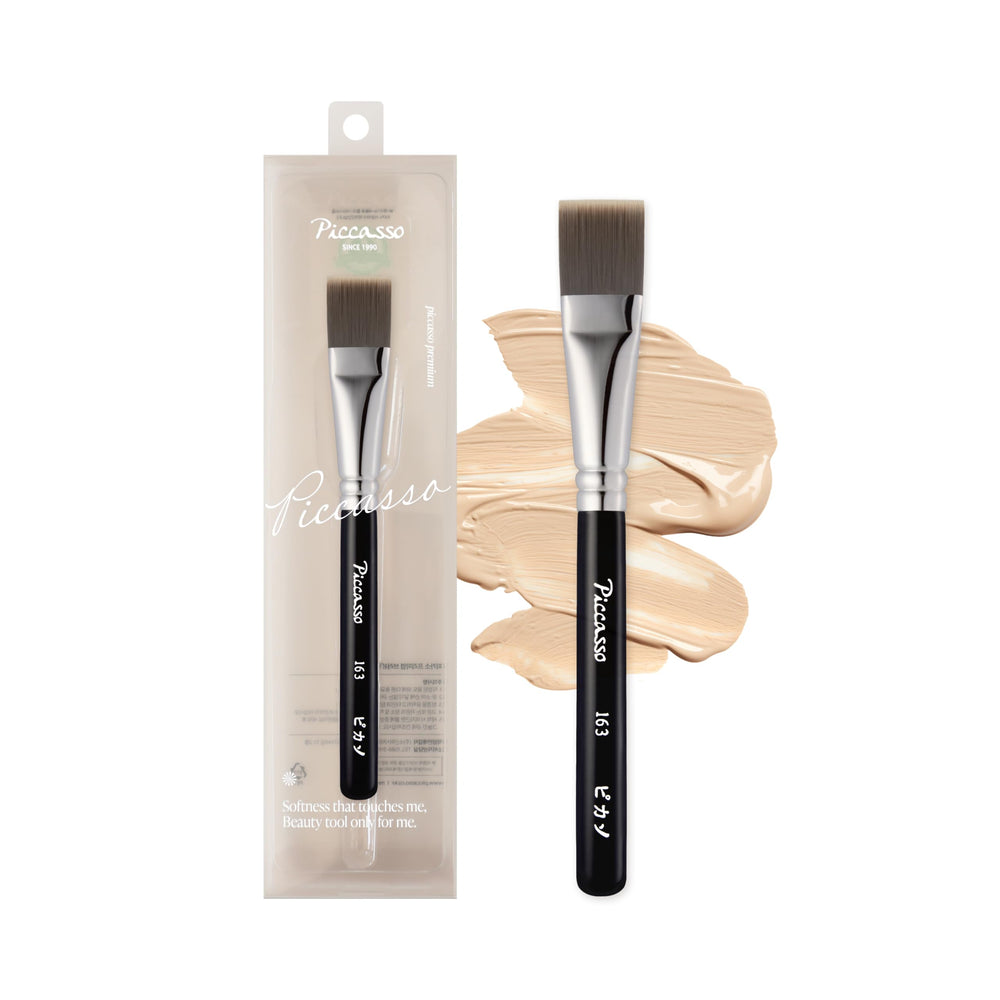 Piccasso 163 Foundation Brush dense bristles for even coverage.