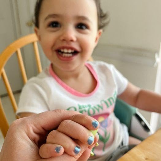 Piggy Paint kid-friendly packaging encourages safe playtime.