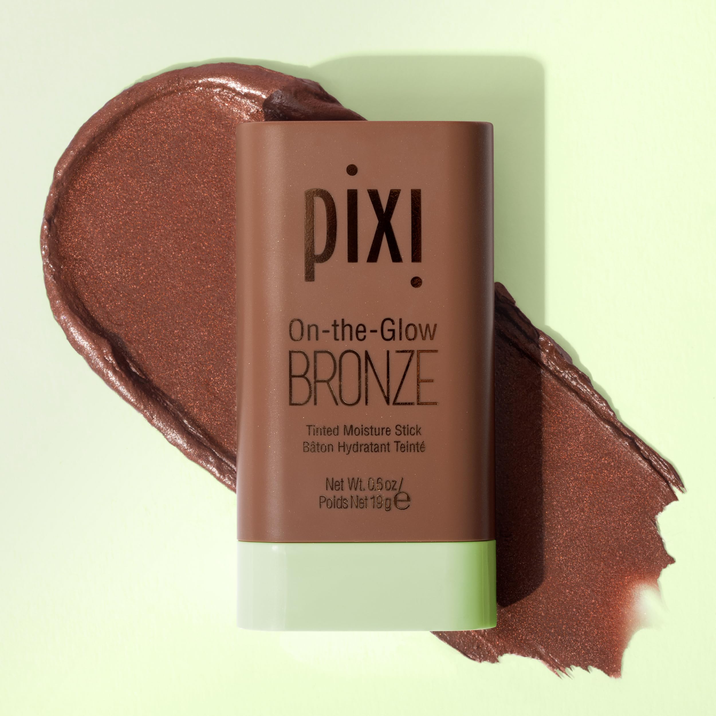 Pixi BeachGlow stick demonstrating travel-friendly twist action