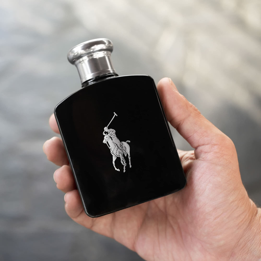 Polo Black spray-action demonstrates lasting intensity on pulse points.