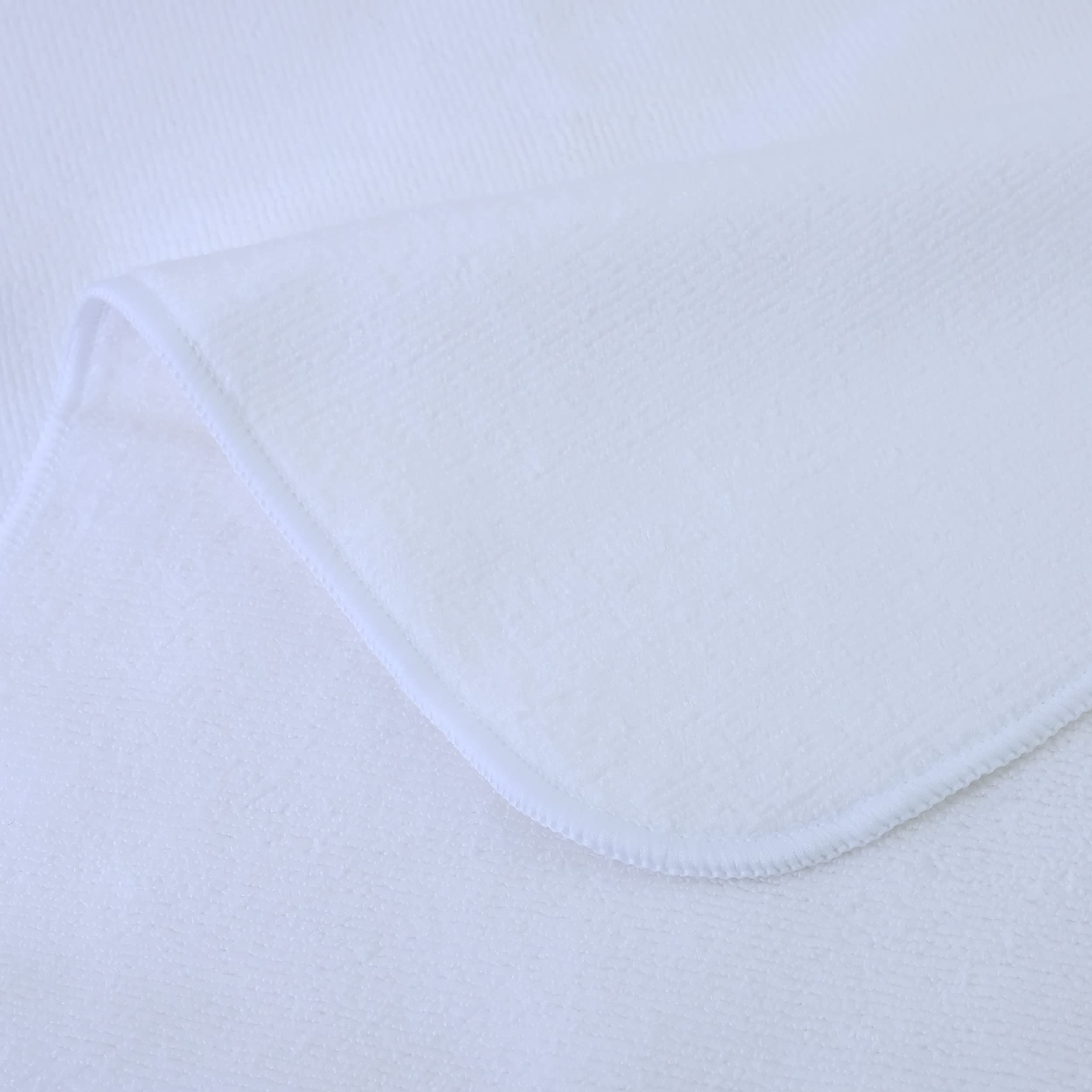 POLYTE towel hanging-drying view illustrates quick-drying to resist odors.