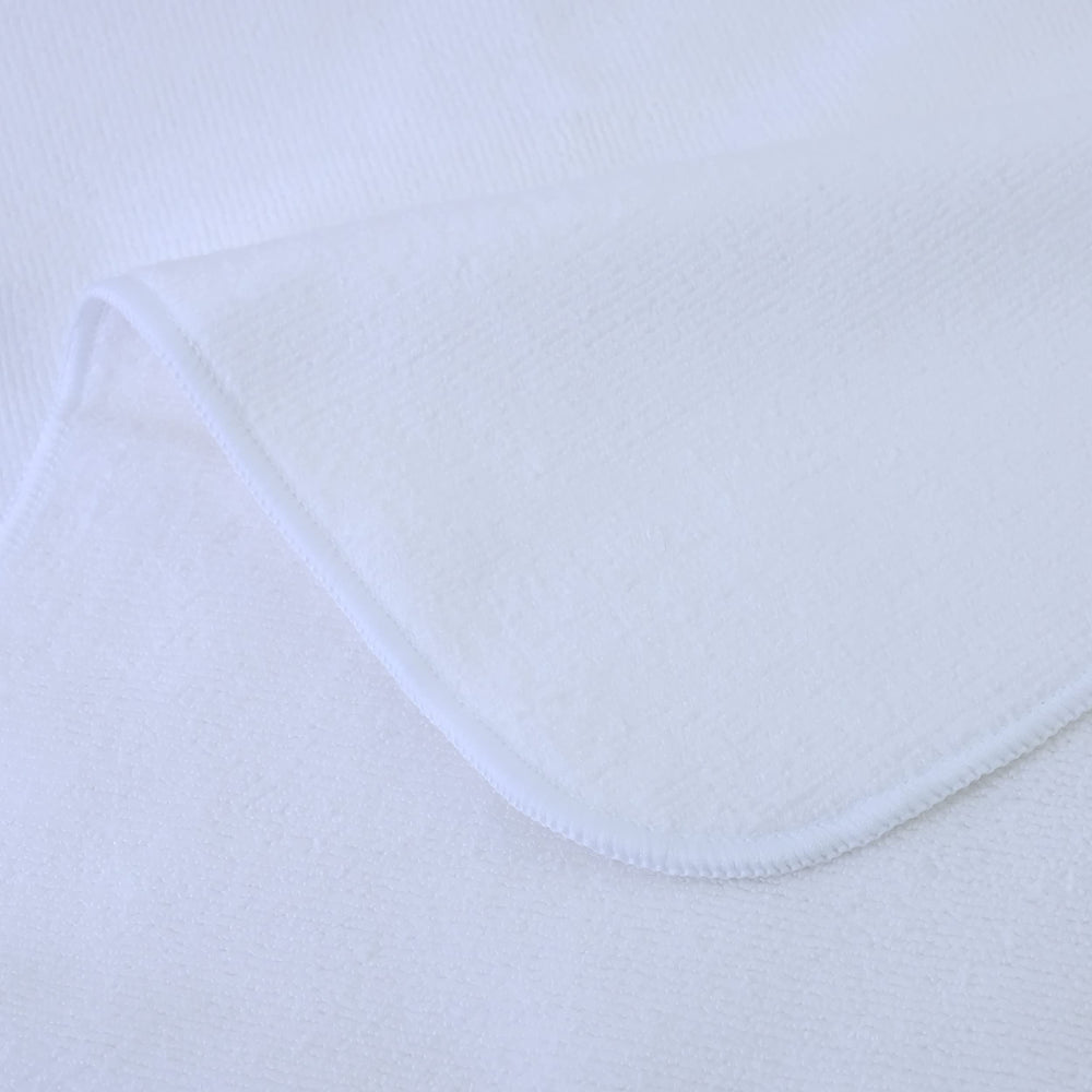 POLYTE towel hanging-drying view illustrates quick-drying to resist odors.