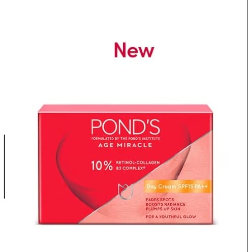 POND'S Age Miracle Day Cream texture closeup reveals a lightweight, breathable formula.