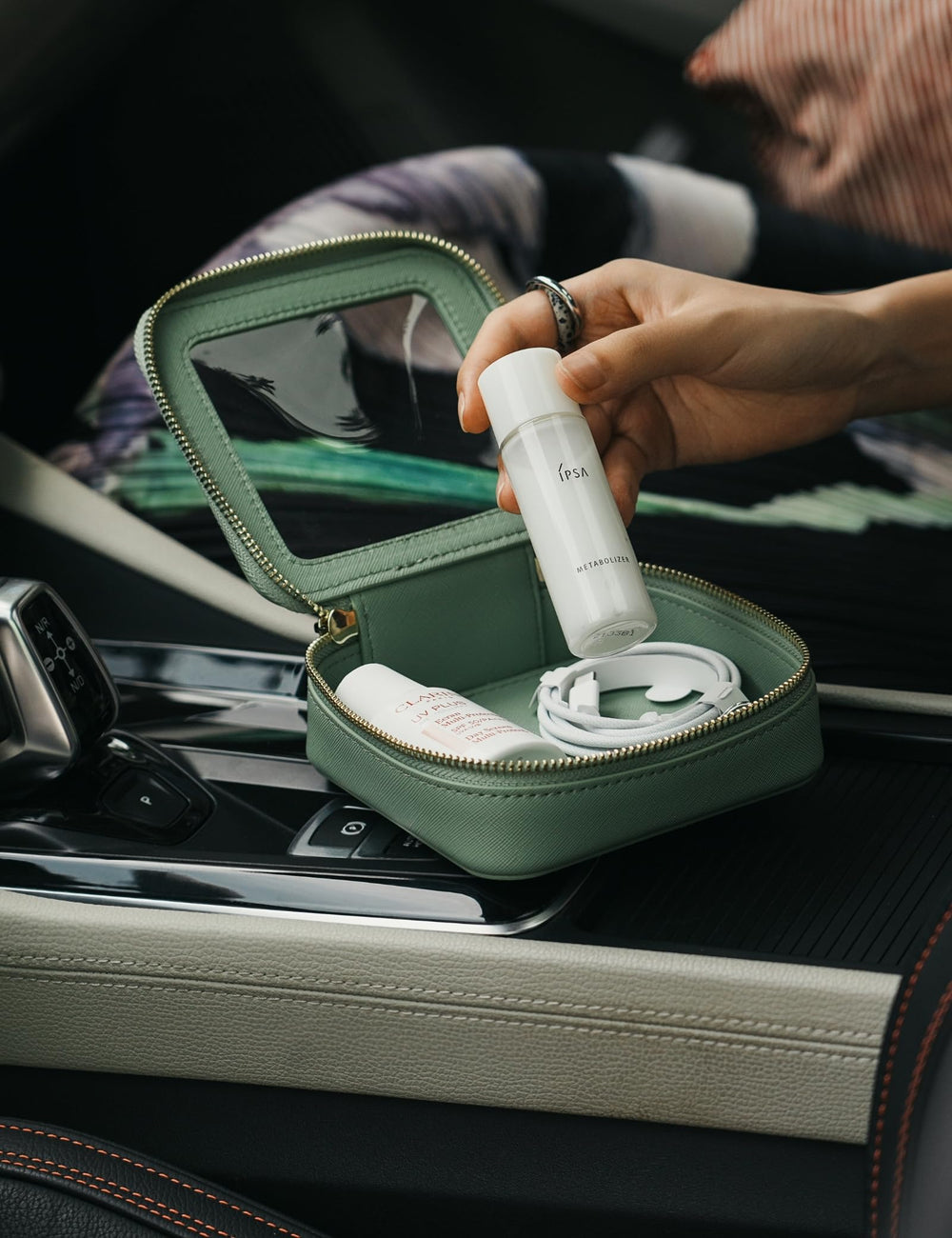 Popvibe easy-clean interior simplifies maintenance with a quick wipe.
