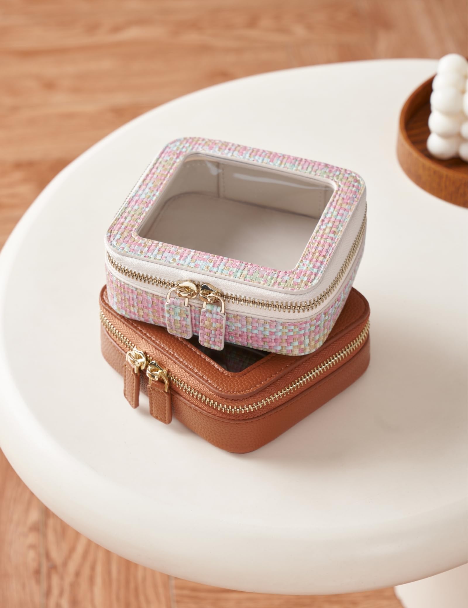 Popvibe on-the-go organization use demonstrates everyday carry versatility.