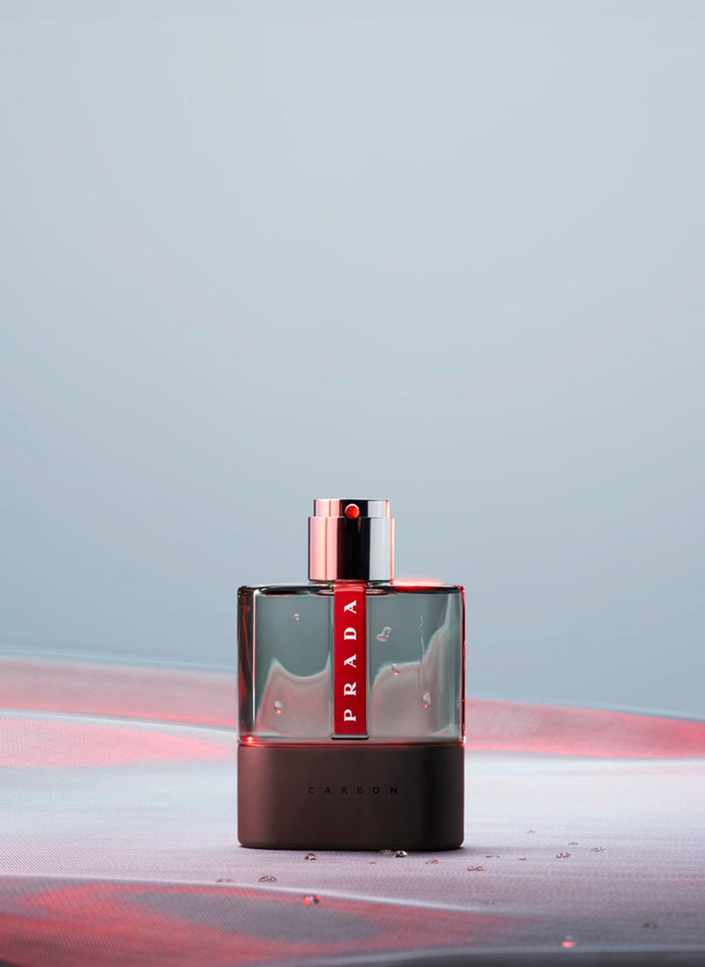 Prada Luna Rossa Carbon spray action releases a refreshing mist.