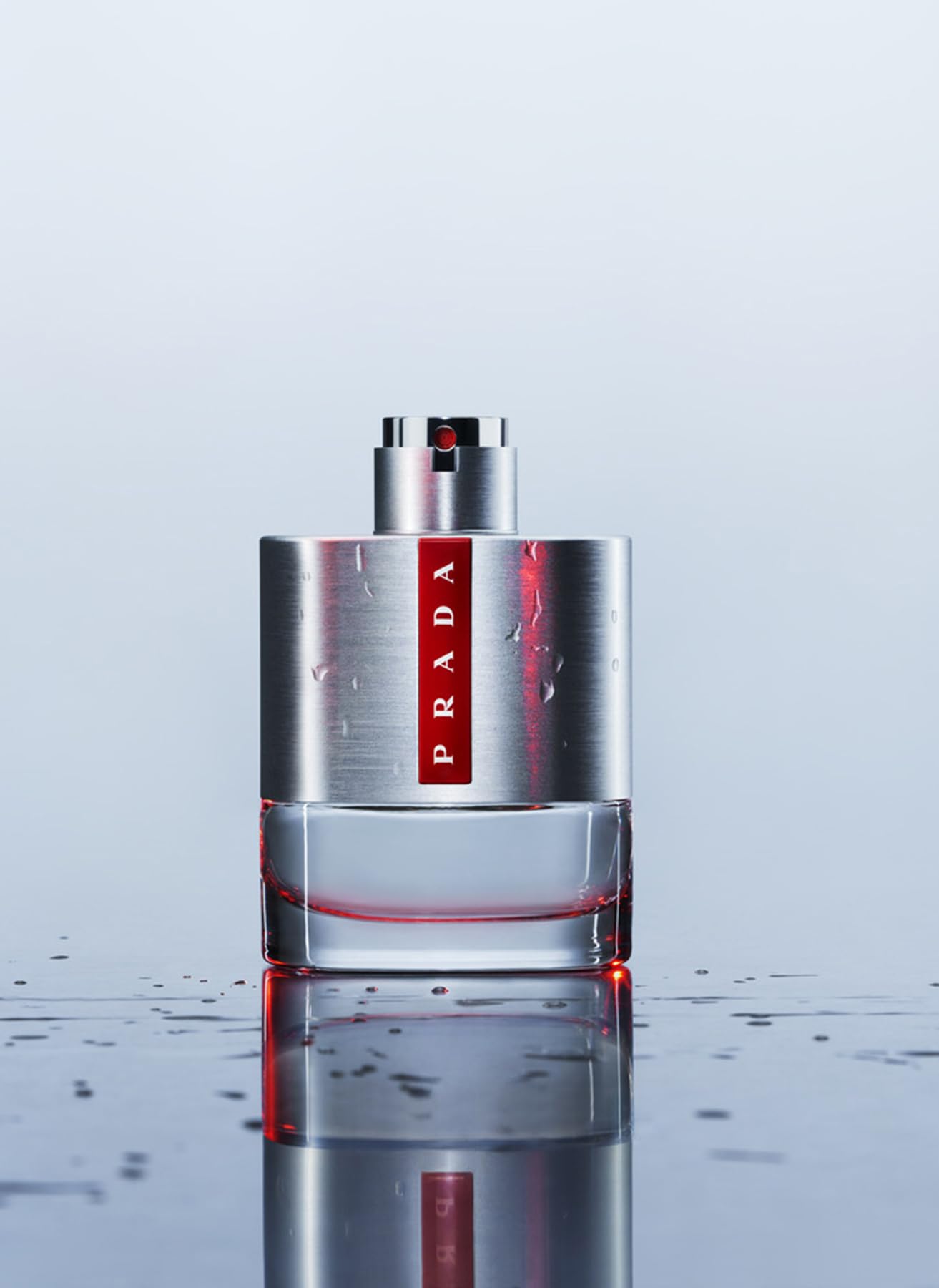 Prada Luna Rossa outer box highlights marine-inspired fragrance theme.