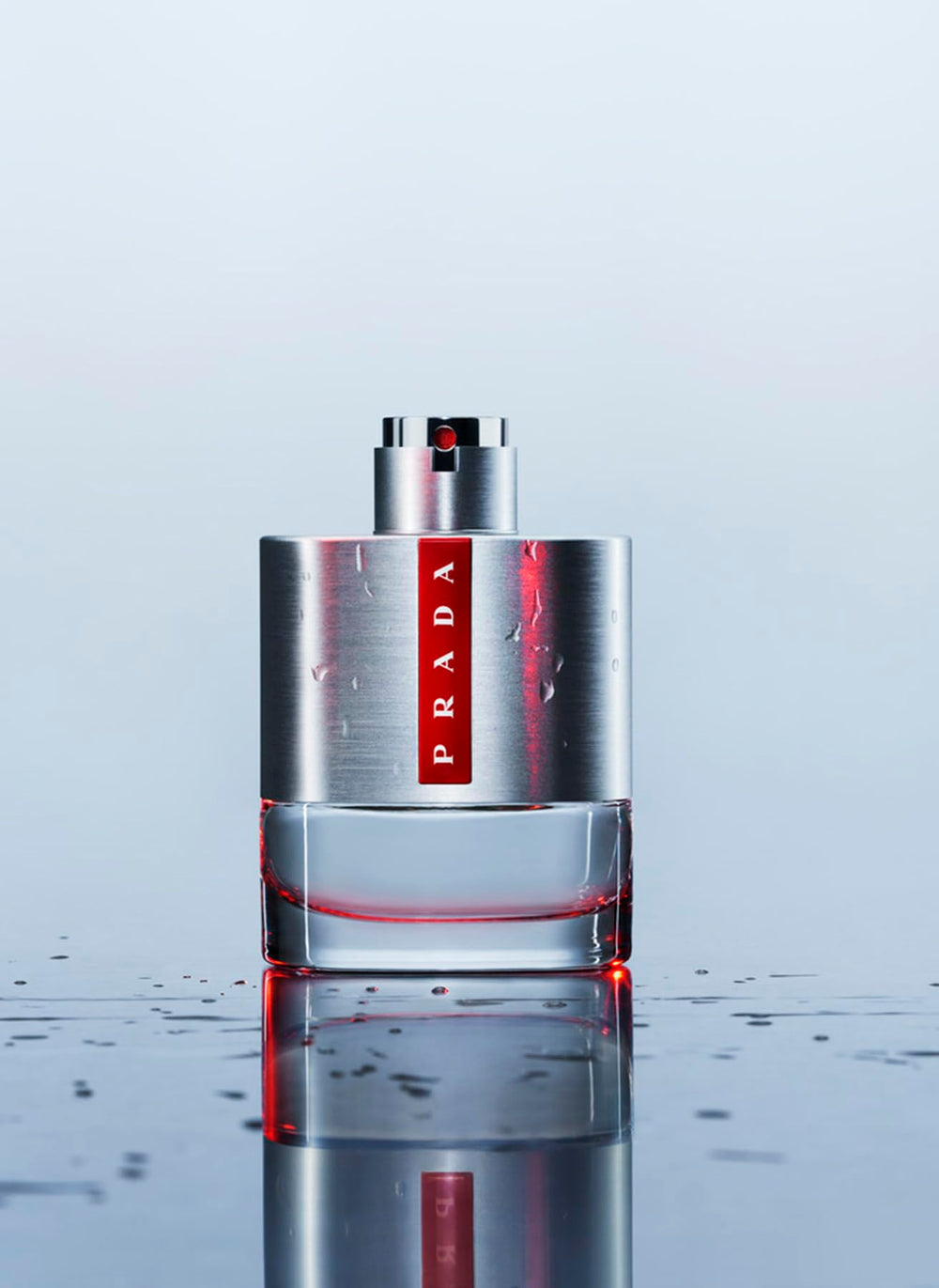 Prada Luna Rossa outer box highlights marine-inspired fragrance theme.
