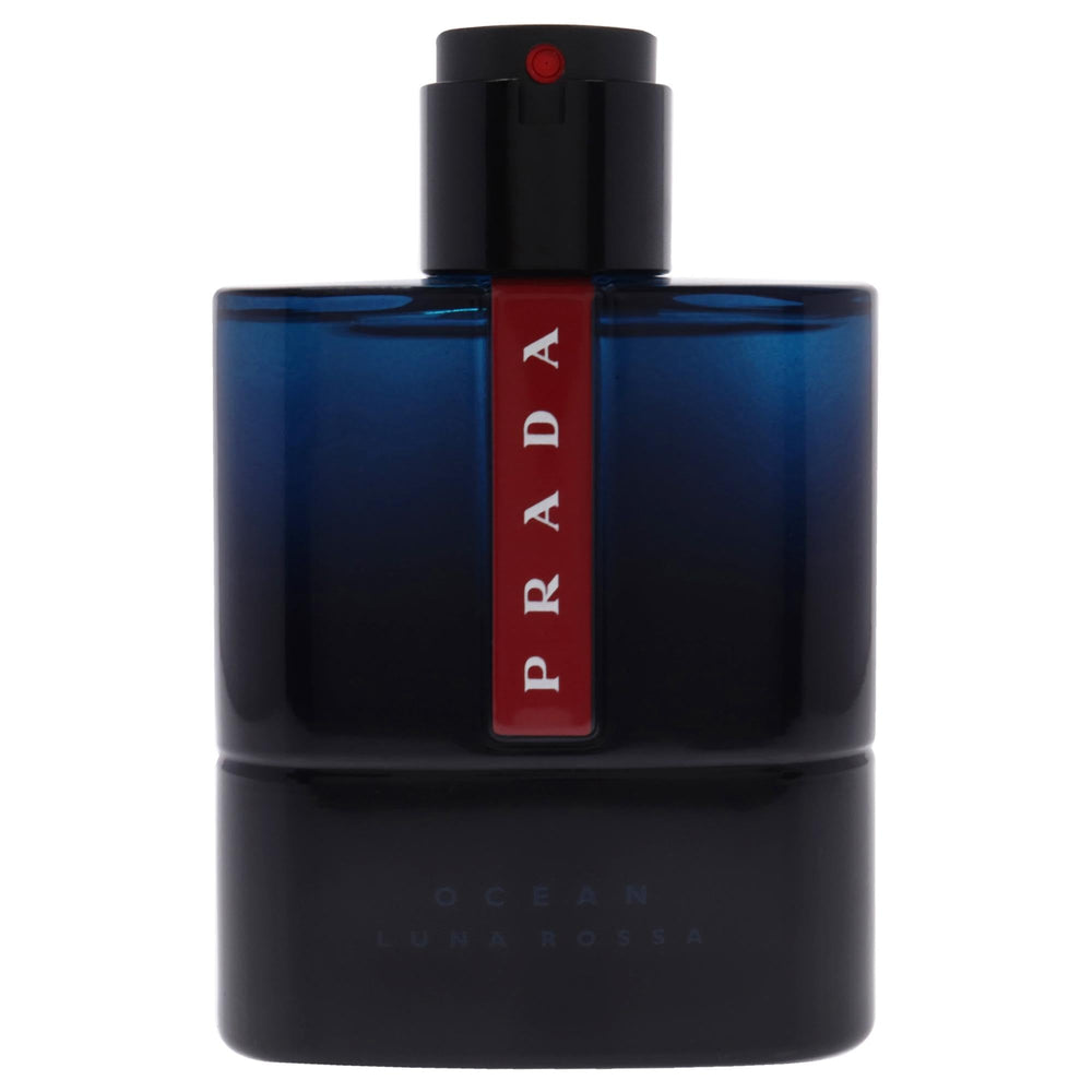 Prada Luna Rossa Ocean spray application shows even misting for balanced fragrance diffusion.