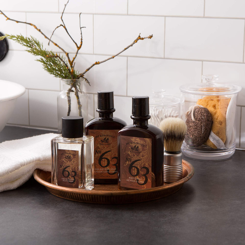 Mid notes spice and cedar add warmth for evening wear