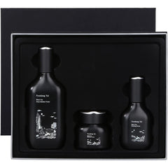 Pyunkang Yul Infusion Toner bottle pour hydrates and preps skin.