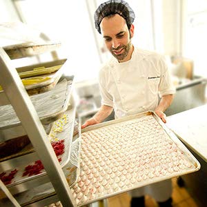 QIAN SOU 100-piece pack provides cost-effective, ready-to-use protection for busy kitchen teams.