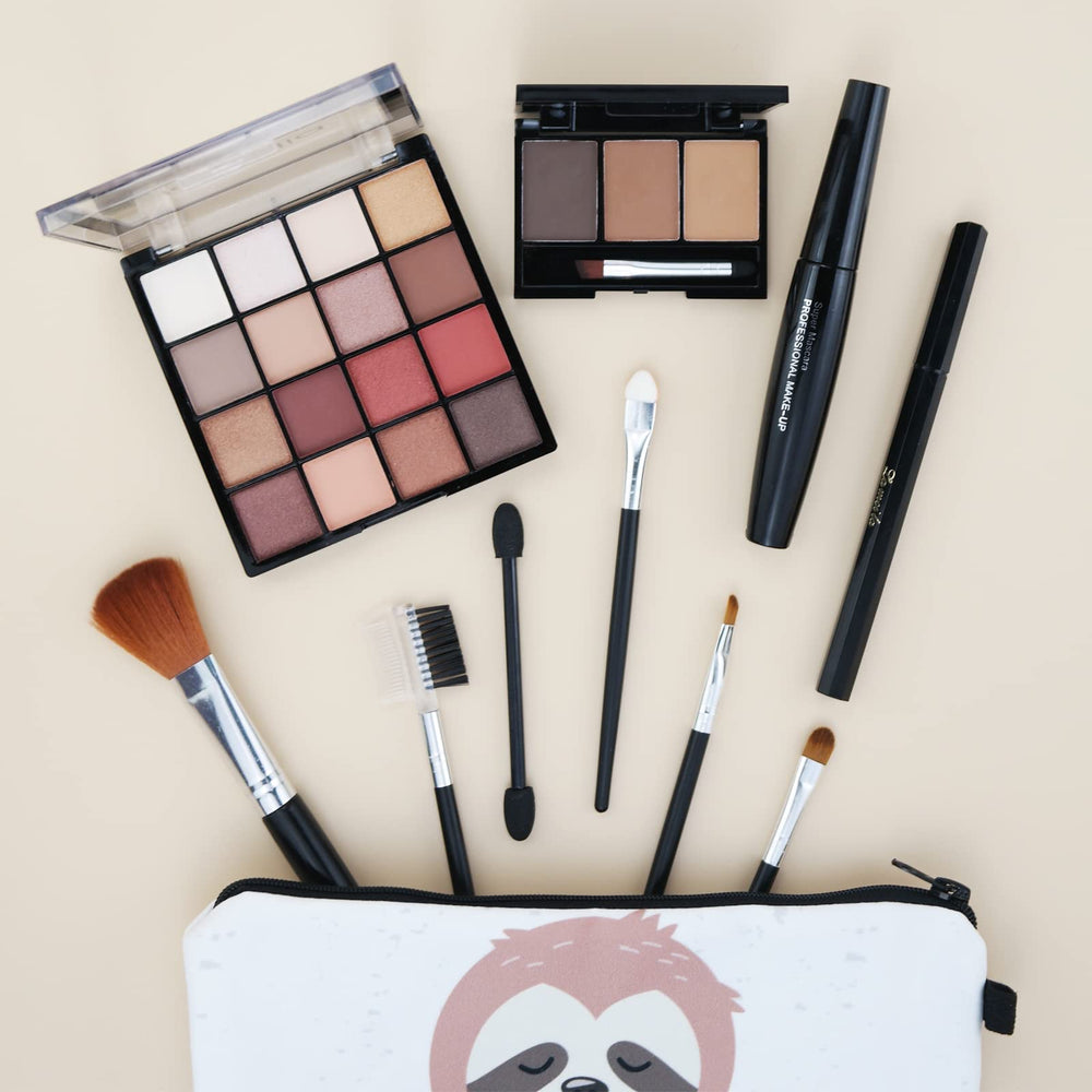 QIONG travel-friendly makeup kit case keeps essentials organized on the go