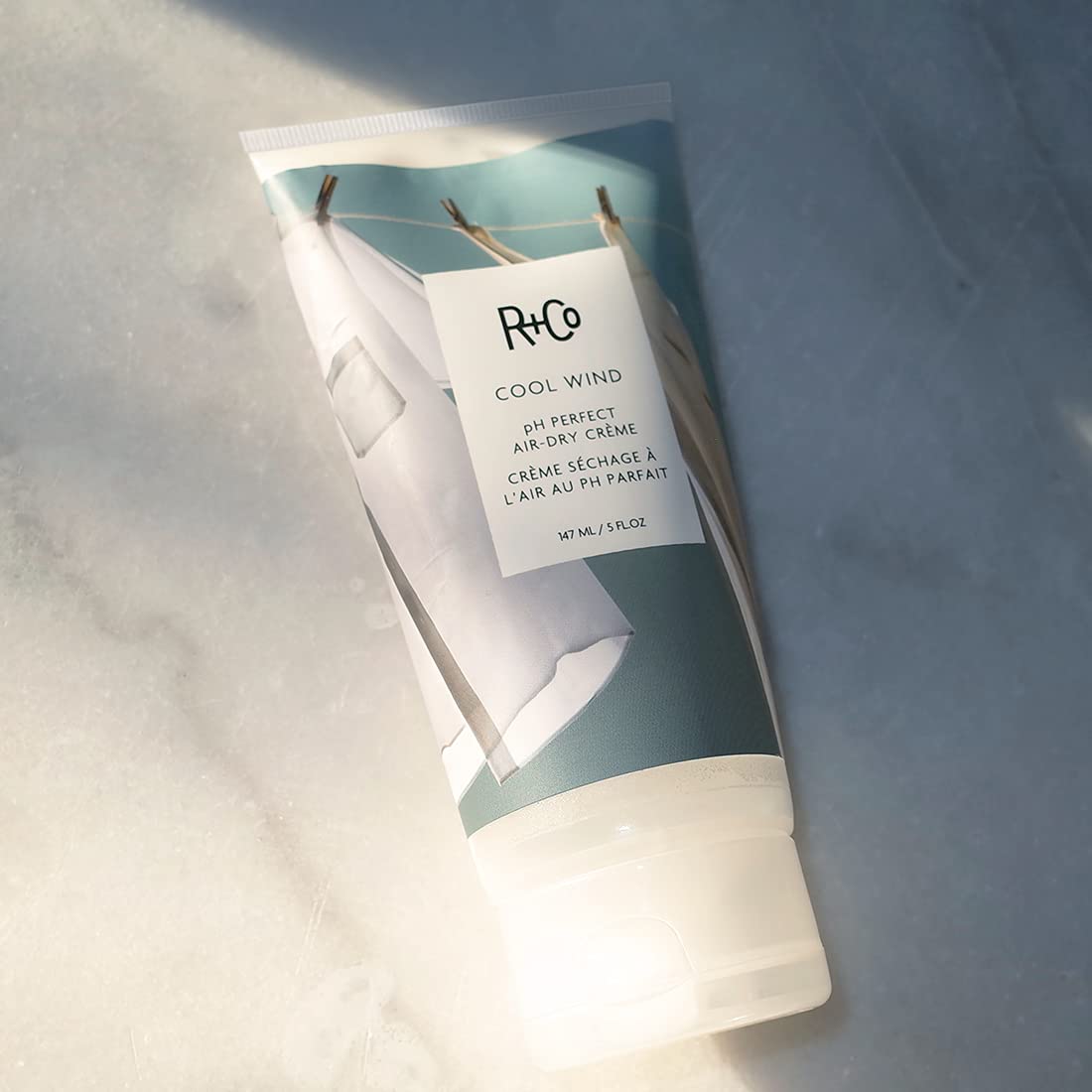 R+Co Cool Wind pump detail highlighting easy application and hydration