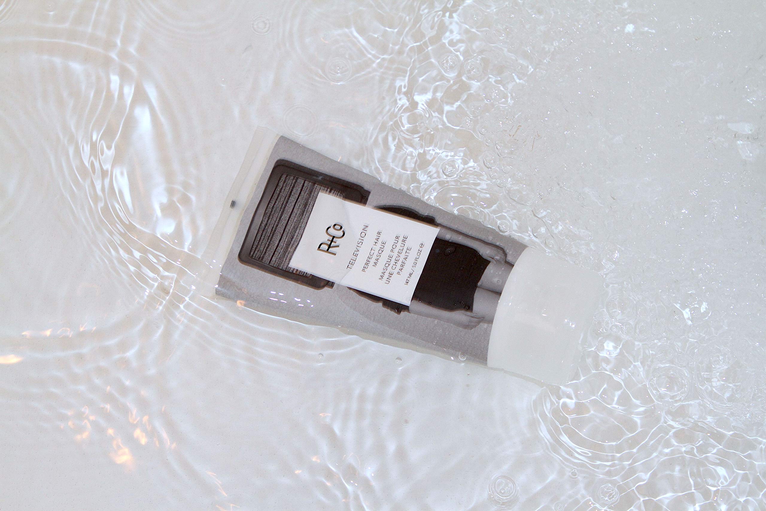 R+Co Television Masque Snow Mushroom Ingredient close-up signaling hydration.
