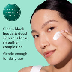 Rael Miracle Clear foam on hand provides gentle cleansing with a light, creamy lather
