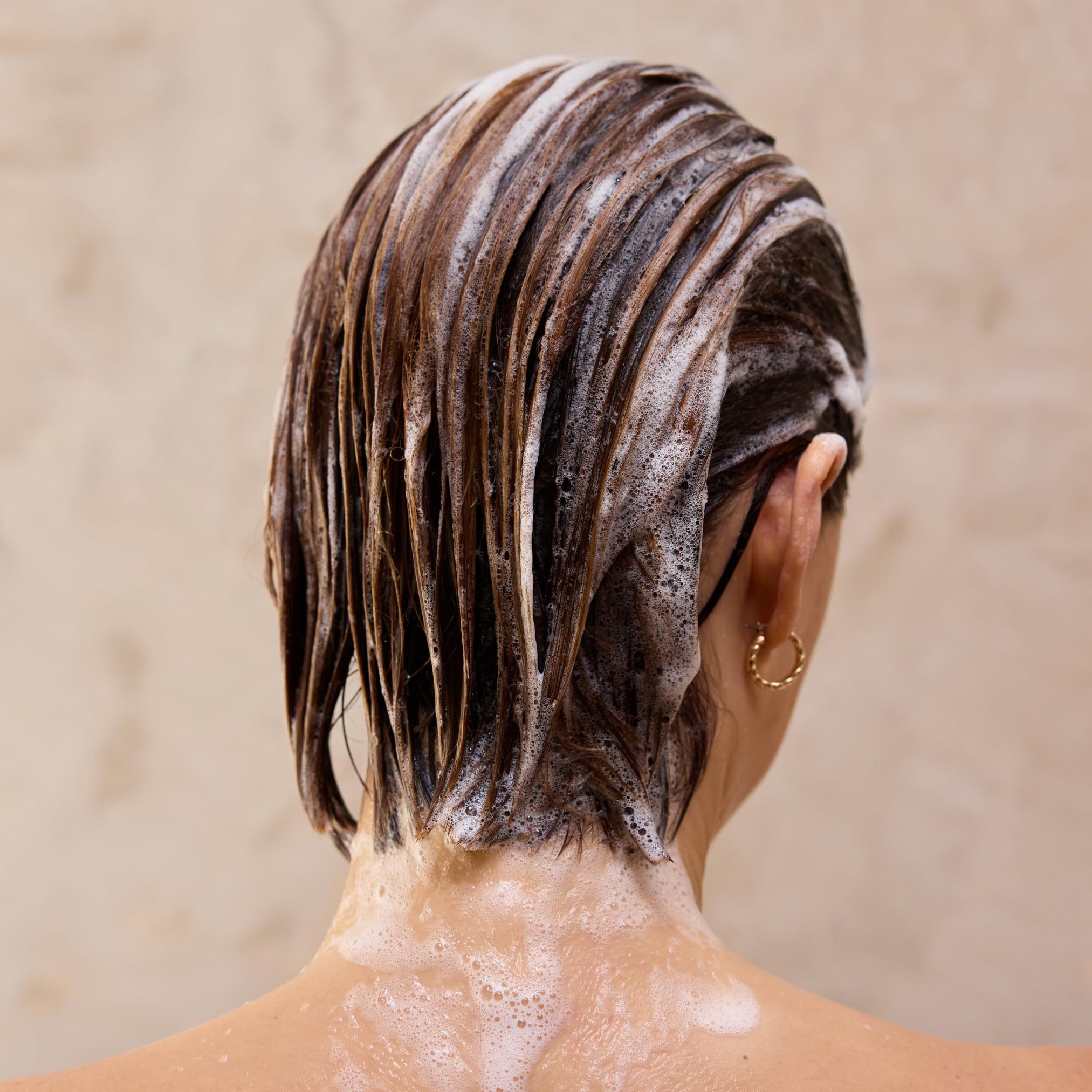 Rahua Aloe Vera Shampoo in eco-friendly packaging underscoring sustainable beauty.