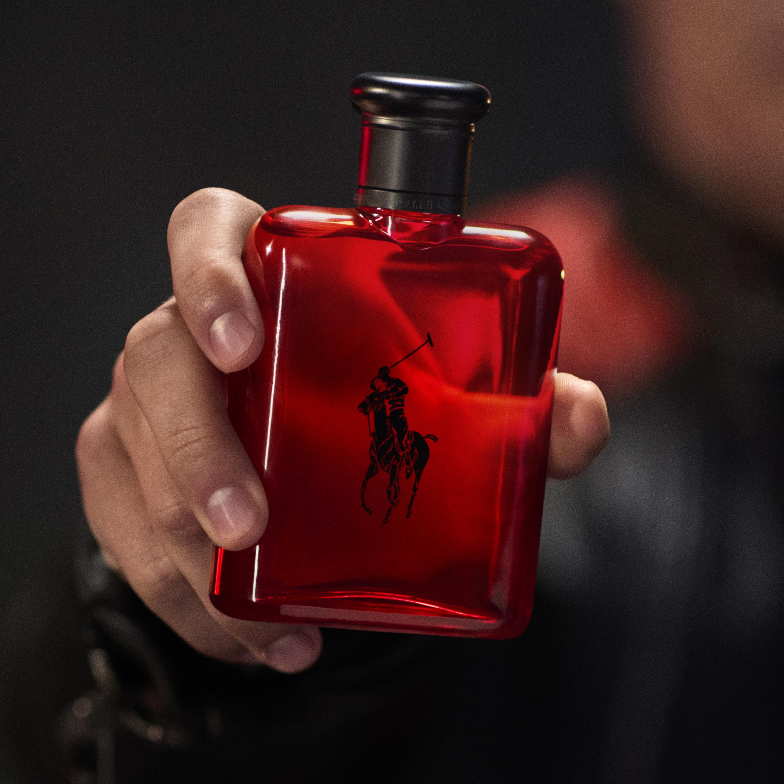 Ralph Lauren Polo Red close-up grapefruit note emphasizes bright opening for daytime use.