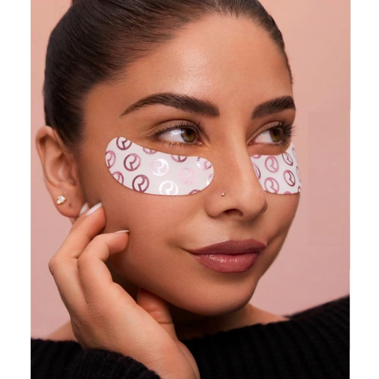 Rare Beauty Find Comfort under-eye patches cooling-application, delivers quick hydration and smoothing under-eye area.