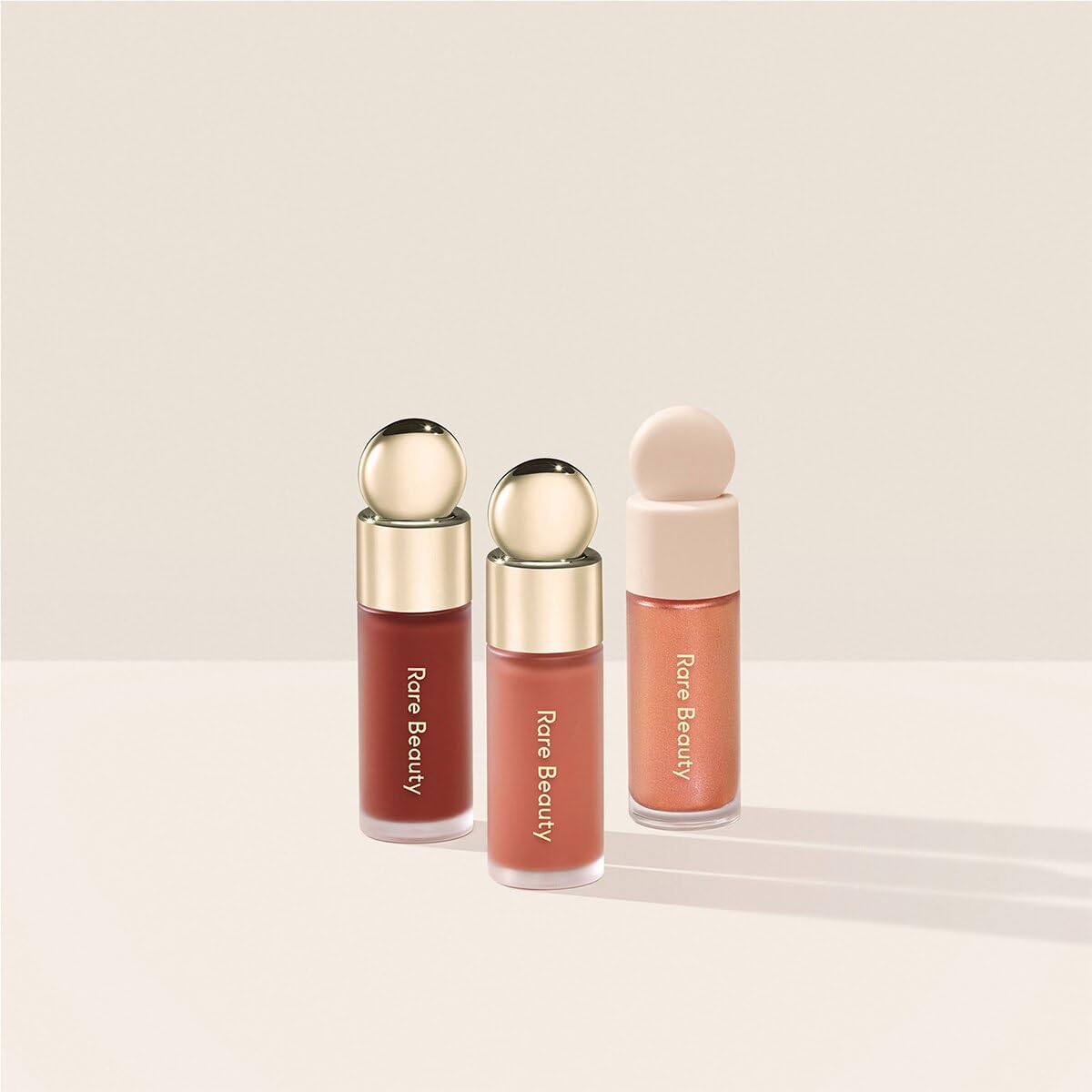 Rare Beauty Positive Light luminizer Enliven close-up for radiant highpoints