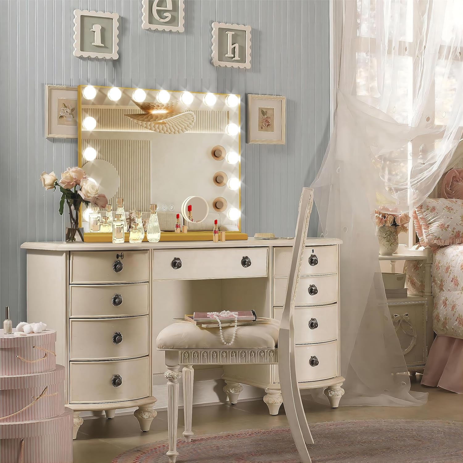 Ratsamee Gold Hollywood Mirror dimming settings demonstrate adjustable brightness.