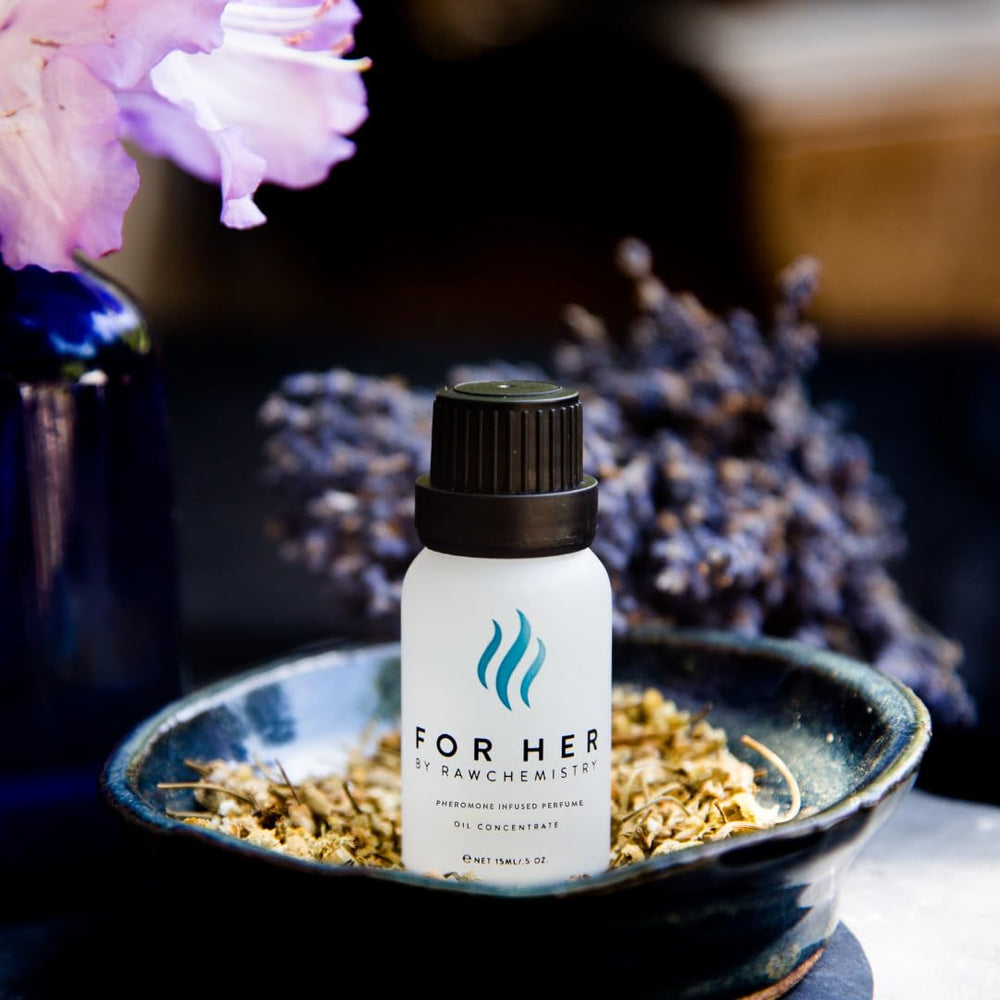 RawChemistry for Her extra strength concentrate bottle detail conveys concentrated performance.