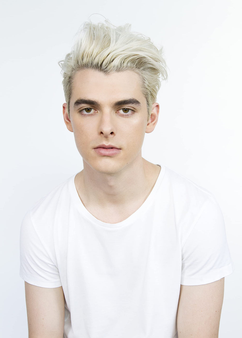rco control flexible paste model hair demonstrates flexible hold with a natural look