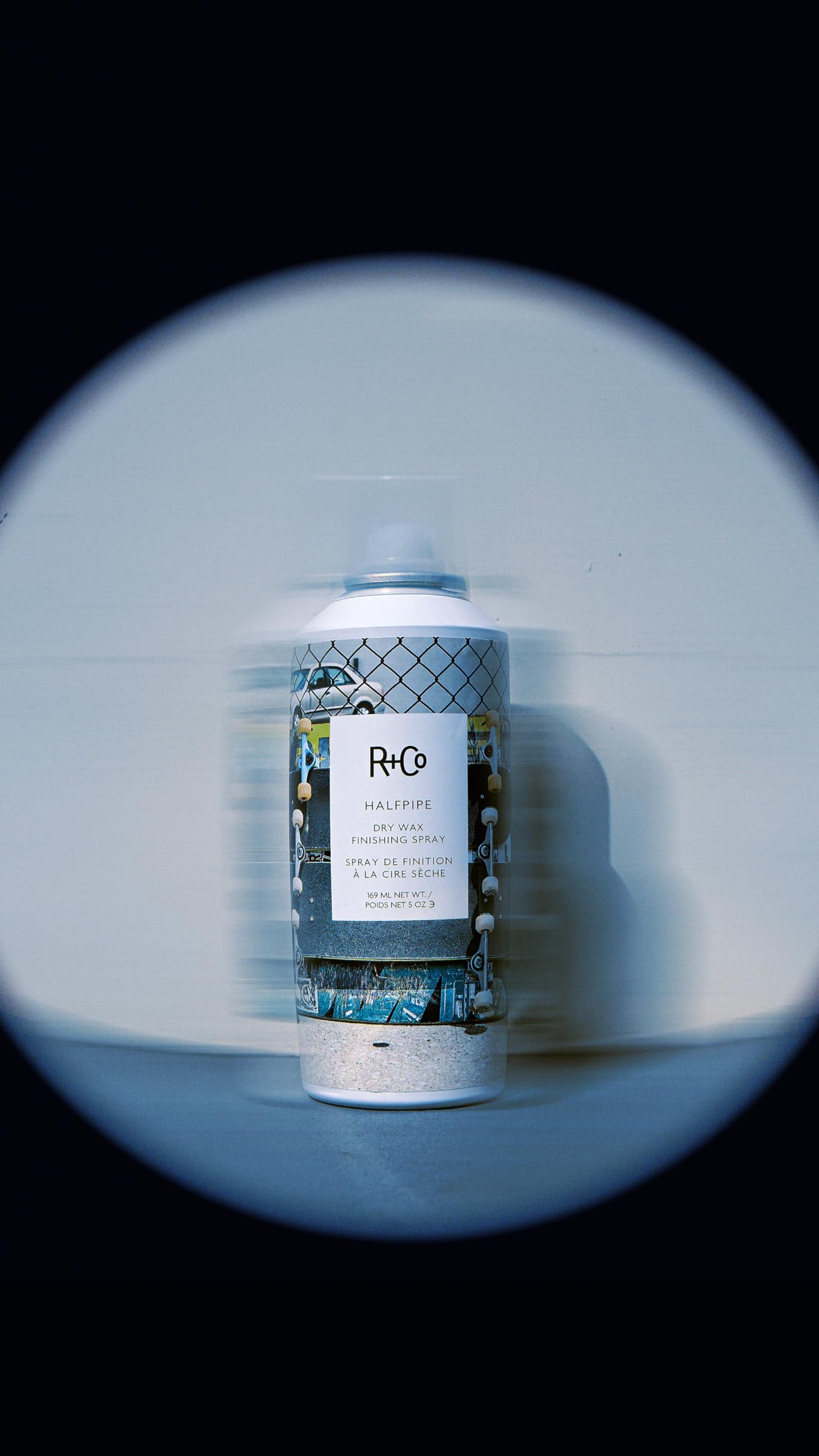 R+Co Halfpipe Dry Wax bayberry ingredient boosts pliable texture.