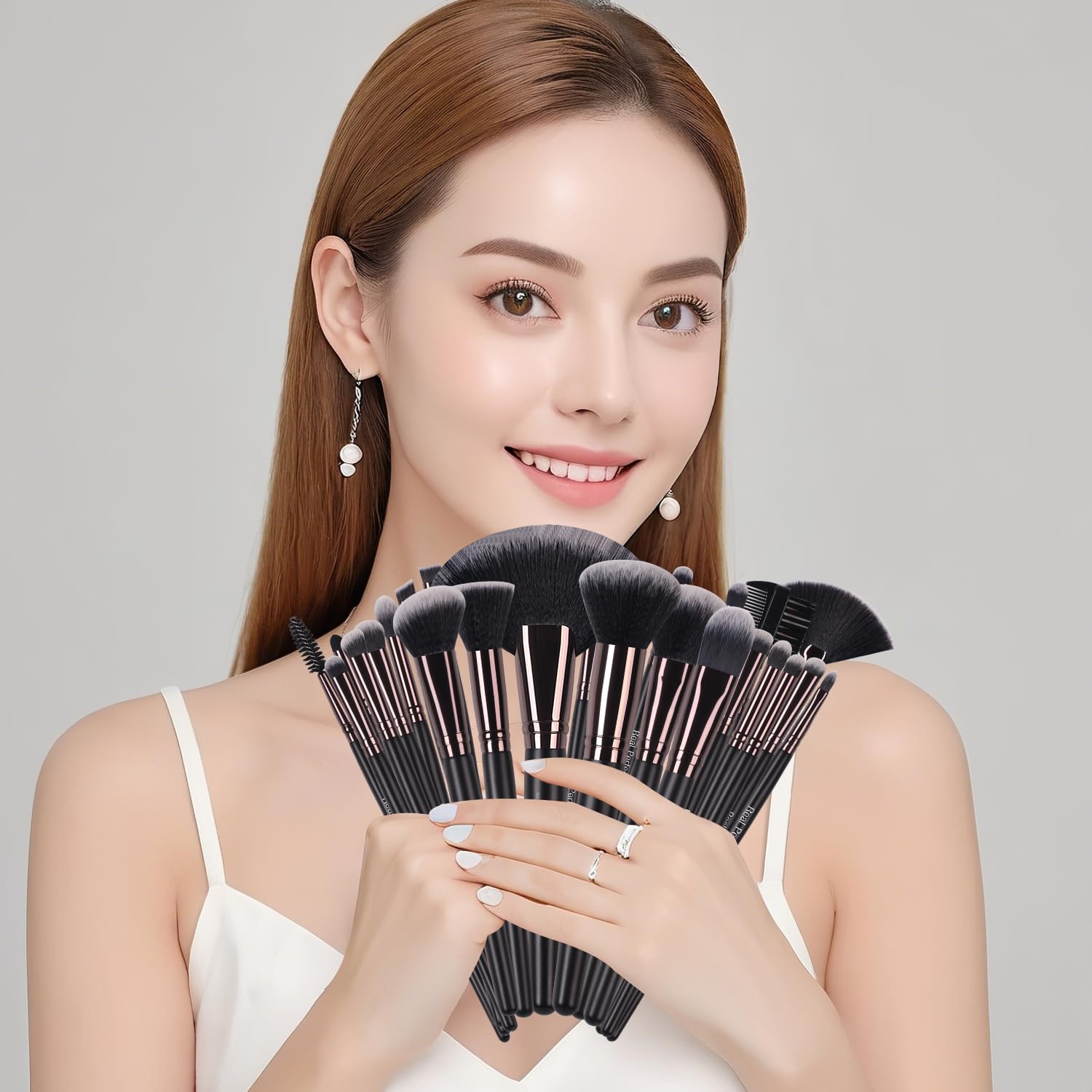 Real Perfection concealer brush helps targeted, smooth concealing for a natural finish.