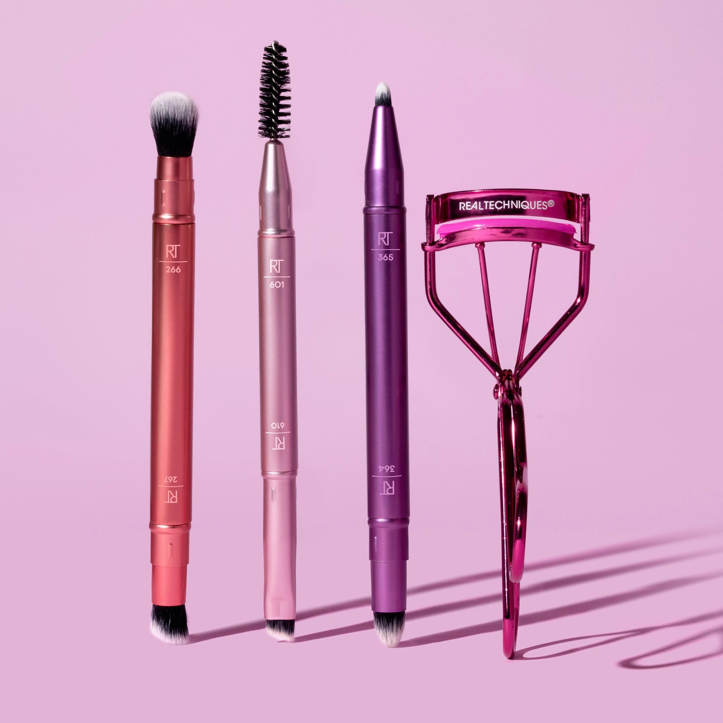 Real Techniques Miracle Eyelash Curler close-up for gentle lift.
