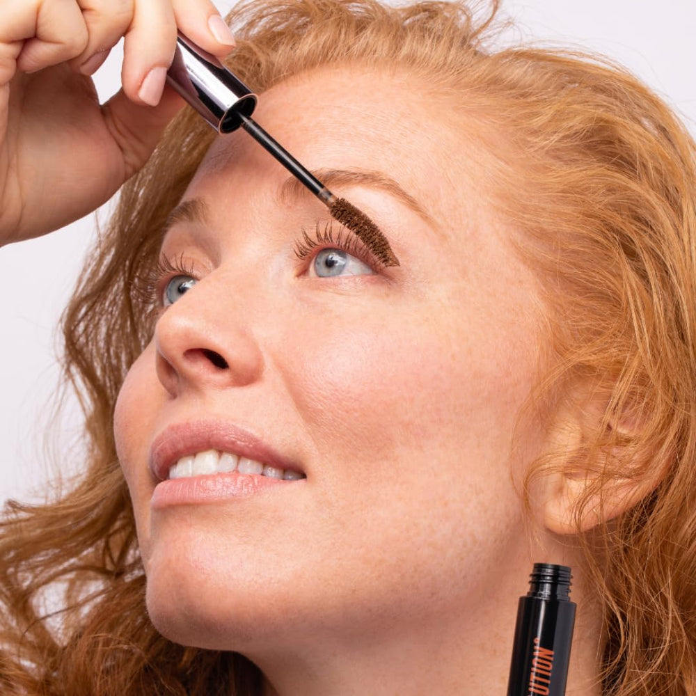 Redhead Revolution Genuine Gingerlash Mascara lashes close-up with defined volume.