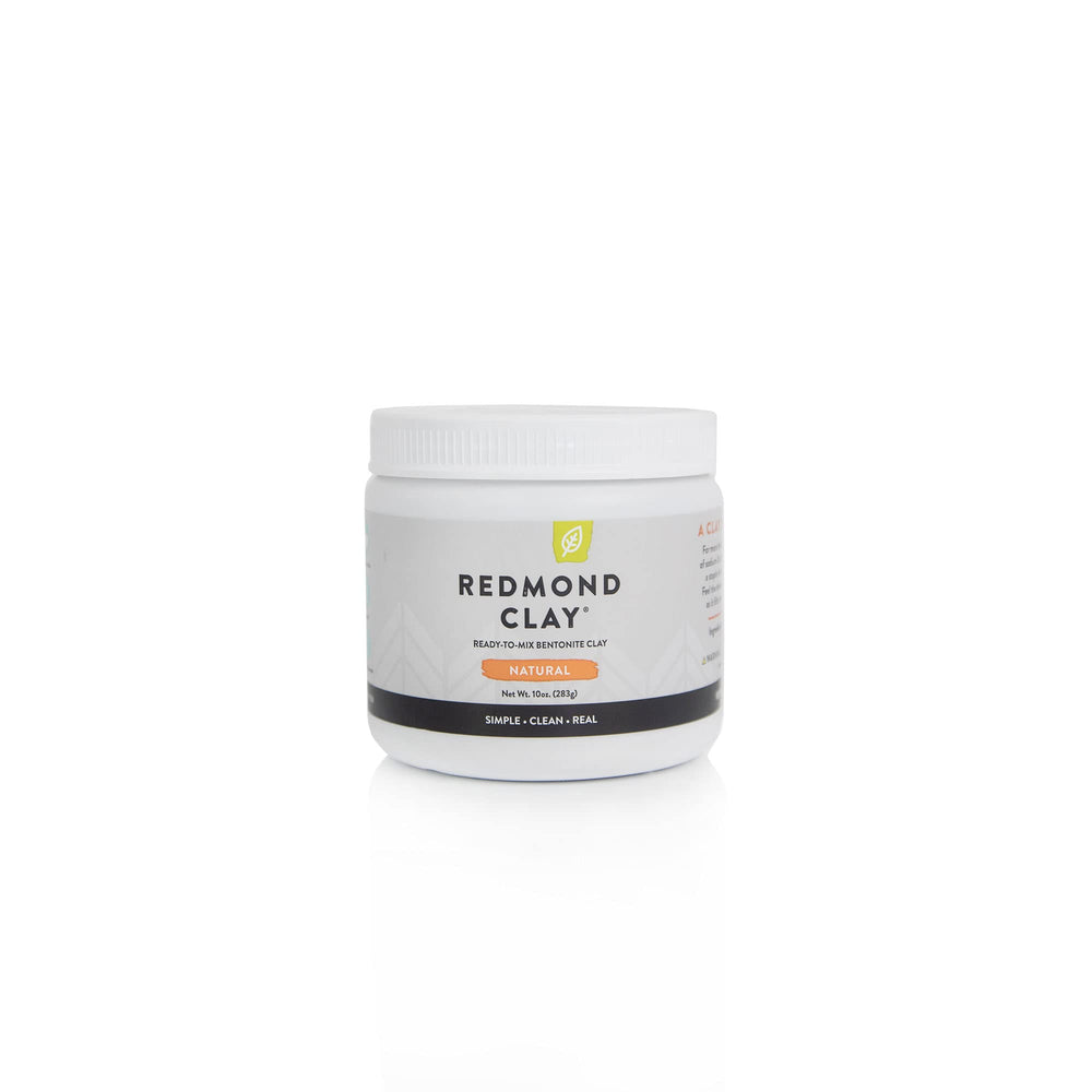 Redmond Clay powder texture highlights mineral-rich bentonite for pore cleansing.