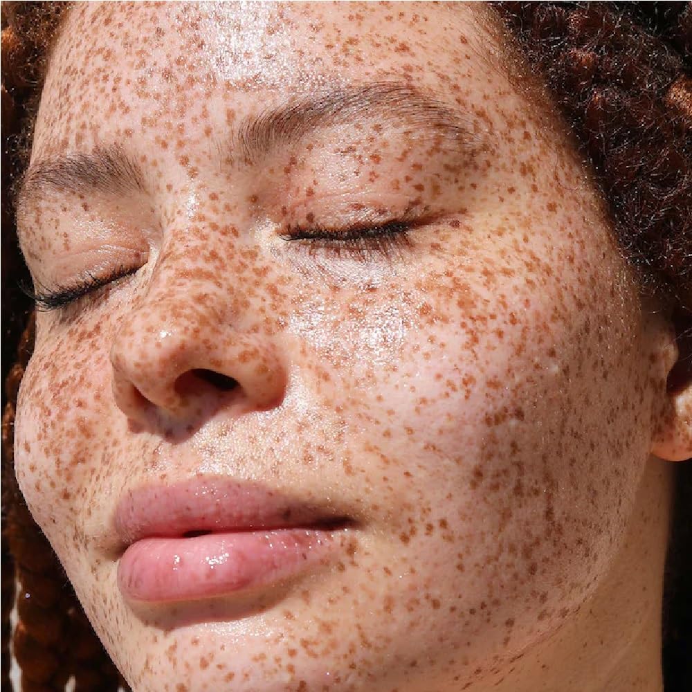 R.E.F.Y primer finish close-up; depicts long-lasting wear and smooth complexion.
