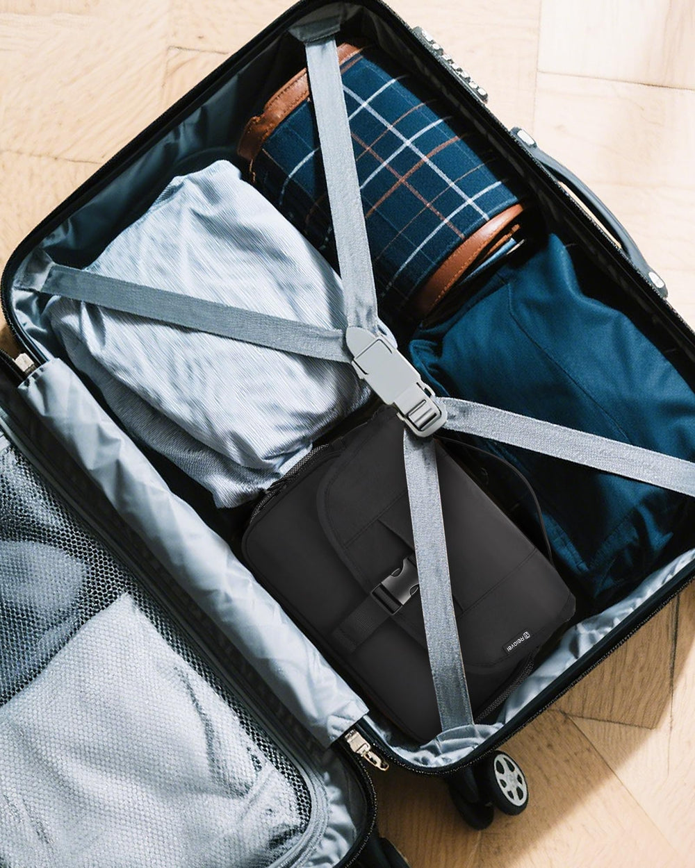Relavel top-handle design makes lifting into luggage effortless.