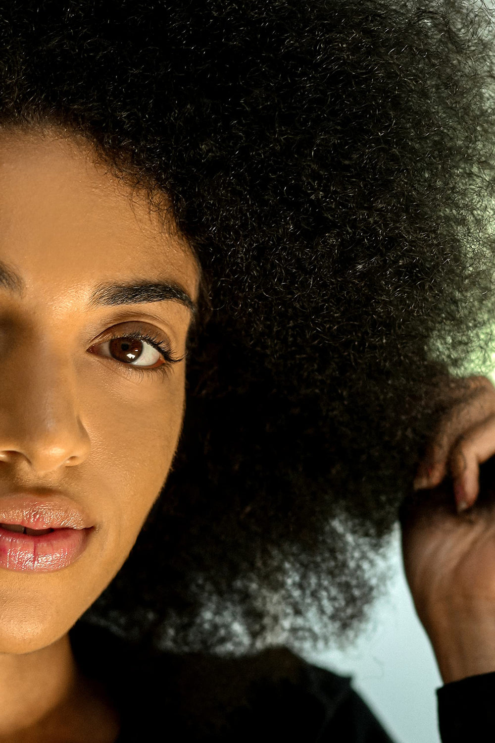REVERIE Natural Milk Leave-In soft-shine hair for silky texture after use.